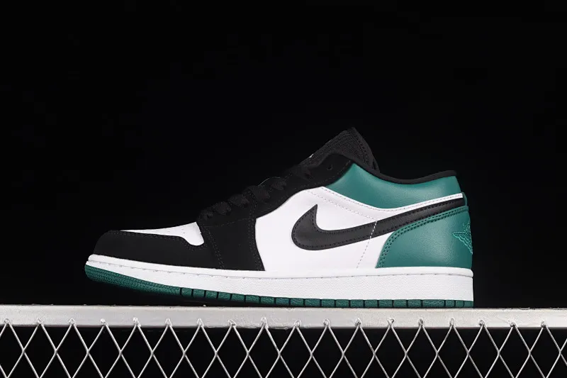 All categories Air Jordan Jordan series basketball shoes Air Jordan 1 Low G version pure original Air Jordan 1 Low AJ1 Joe 1 black and green toe low-top cultural basketball shoes 553558-113